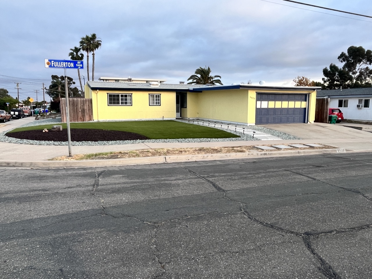 9433 Fullerton AVe